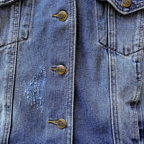 Destroyed Boyfriend Frayed Raw Hem Trucker Jean Jacket - Picture 7 of 17
